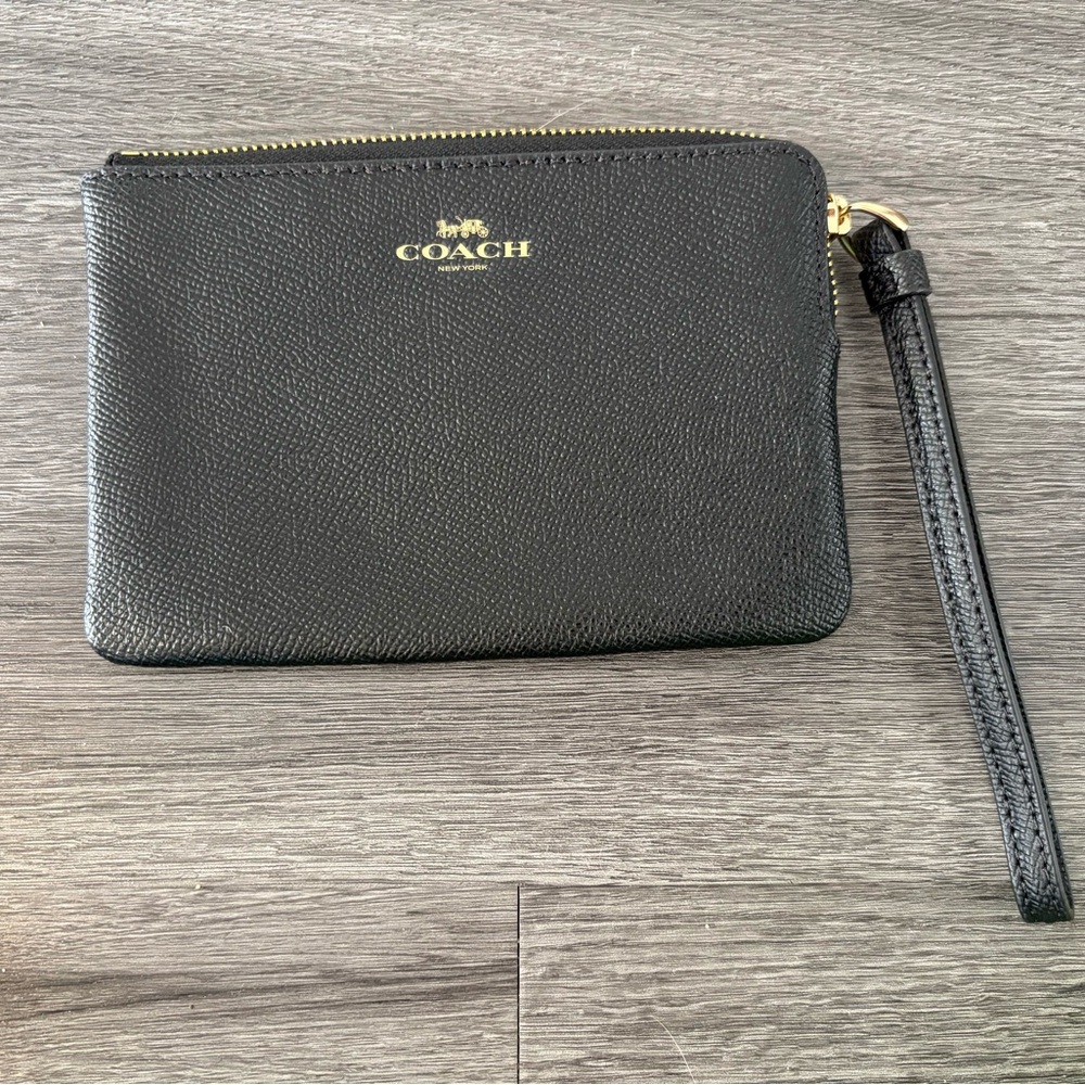 NWT Coach Black Wristlet Clutch